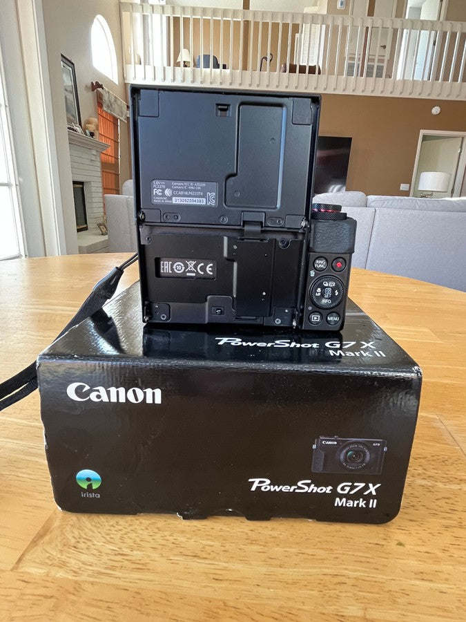 Canon G7x Mark II 20.1MP Digital Camera 4.2x Optical Zoom Full-HD BUNDLE