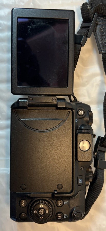 Canon PowerShot G12 10.0MP Digital Camera - Black Bundle.  *Lens Error - As/Is
