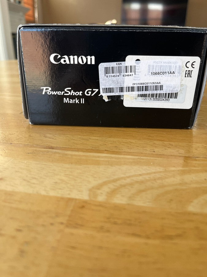 Canon G7x Mark II 20.1MP Digital Camera 4.2x Optical Zoom Full-HD BUNDLE